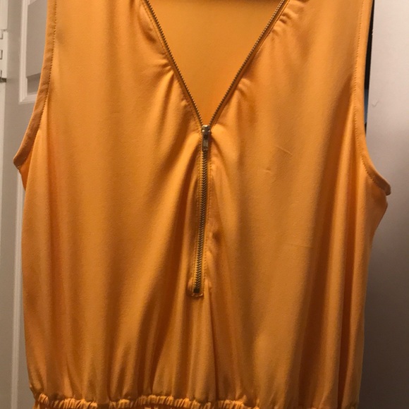 Yellow romper- never worn - Picture 2 of 4